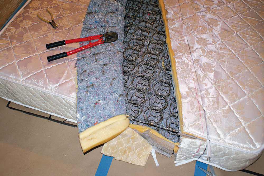 can you cut an innerspring mattress