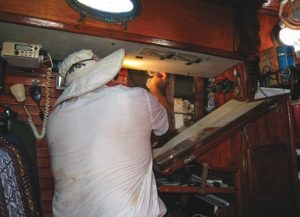 the chainplates are easily accessible fromEntr’acte’s interior.