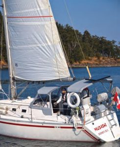 Musashi’s stern carriesan abundance of safety gear, plus a
barbecue, swim ladder, anchor rode
reel, and bimini with solar panel.