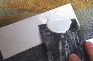 3M 4200 adhesive sealant peels offeasily and cleanly after slitting the bond
line and soaking for 20 minutes with
DeBond Marine Formula.