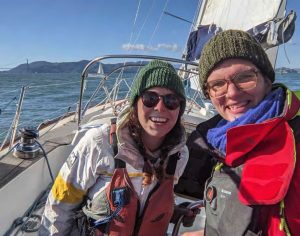 Ashley and Scott, midway through a new dodger project,catching a nice day on the Bay in the early months of
2021.