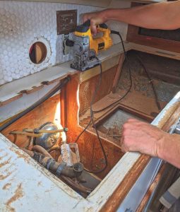 a jigsaw came in handy for cutting the countertopopen to t the dimensions of the new sink.