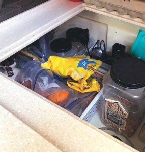 larger itemsplaced on top of the
new hatch can be easily
removed for access below.