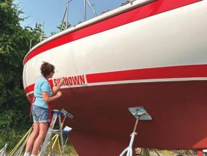 Roxy applies the name in the gapleft on the boot stripe