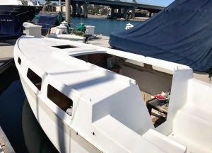 One More Time midway through the restoration, with thedeck and cockpit repaired and repainted, still awaiting
deck hardware, new portlights, and a new companionway
slide