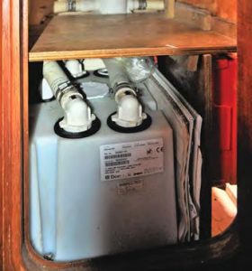 The holding tank wasinstalled first with the
first shelf, also enclosed
on the head side, above it.