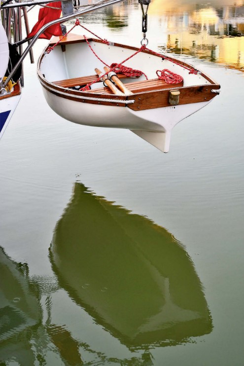 boat handing over water