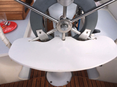 Table for one, anyone? Jack’s ingenious spoke-supported table provides that extra place setting for occasions when the regular cockpit table isn’t quite large enough.