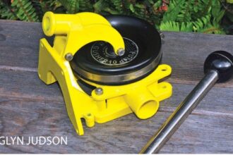 Resplendent in fresh paint, Glyn’s 37-year-old bilge pump looks brand-new.