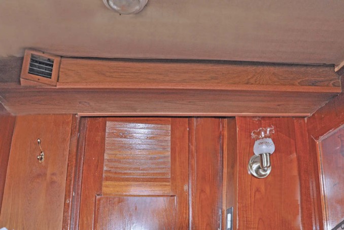 Roger made the ducting out of 1⁄2-inch plywood to which he added teak veneer where it can be seen. Straight ducting provides the most efficient airflow and the plywood does not need insulating.