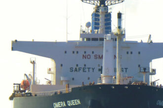 Picture of a large ship