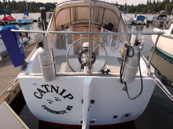 The outboard rudder makes fitting an emergency tiller very easy, above.