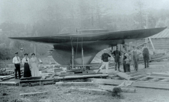 The George Owen-designed R-Boat Swamba, seen here being readied for launch in 1910, was the first R-Boat on Lake Ontario. She has the short-cord keel that was popular in the early years of the Universal Rule