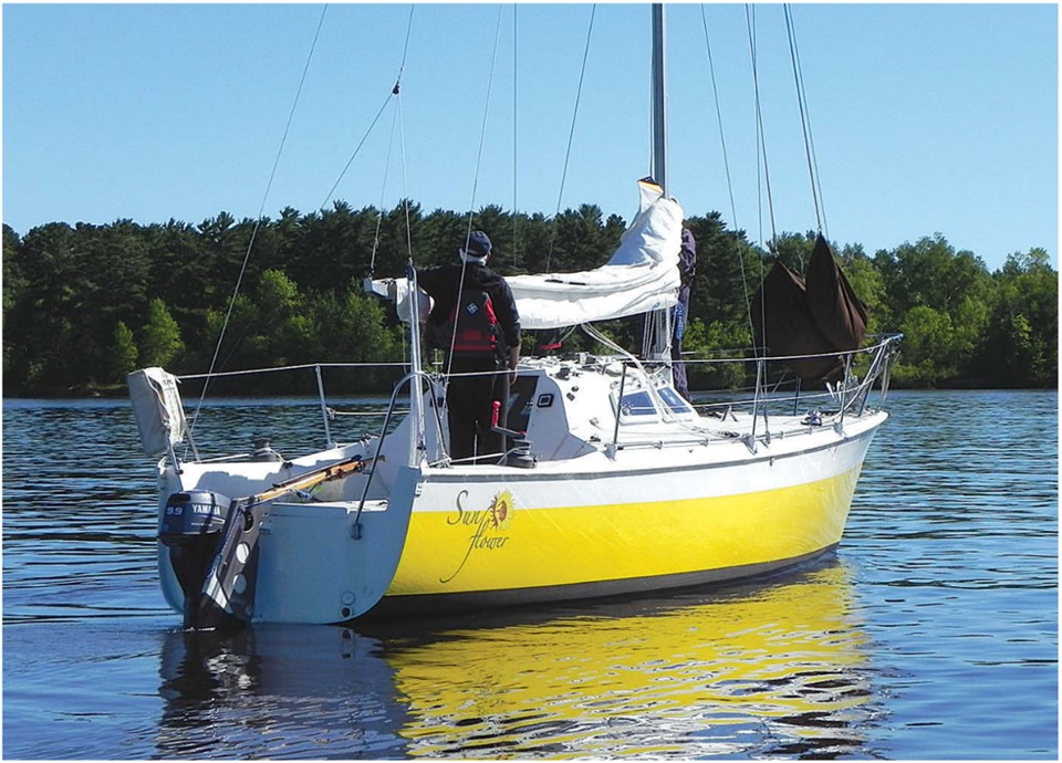 The Mega 30’s unmistakable appearance attracts attention. The prominent house and flush deck are features of much bigger boats.