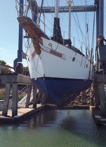 Moonshadow was the last boat launched on Friday afternoon before the boatyard closed for the weekend, above. Dale had finished the project within his 30-day time frame.
