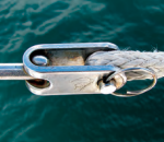 This eye-splice is connected to a turnbuckle toggle by means of a clevis pin. The turnbuckle is used to tension the lifeline.