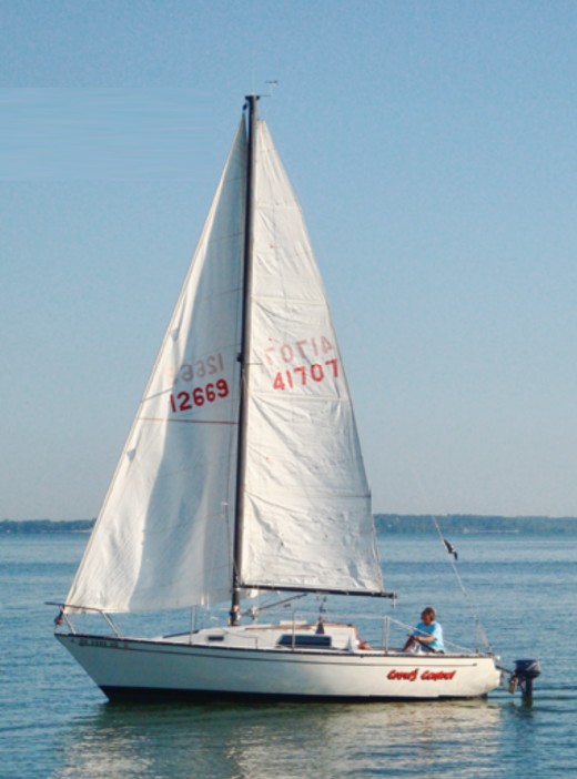 Brad Hite searches for a zephyr on Lake Erie on his 1977 San Juan 24, Crew’s Control.