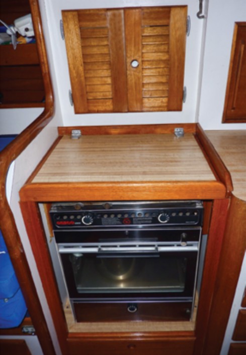Carl’s Origo stove fit nicely into the space formerly occupied by a fixed stovetop and an air conditioner.