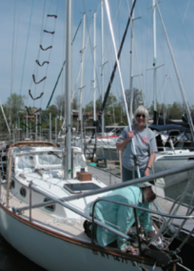 A-frame at the ready, Loren and Betsy Lyndaker prepare for another controlled mast lowering.