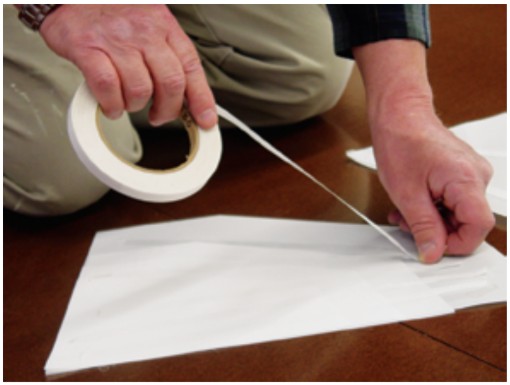 Corner patches are made up of several pieces. First, the pieces have to be basted to each other.