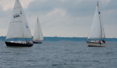 Cielo Azul, Mary Loring, and Tradewind battle it out on the reaching leg.