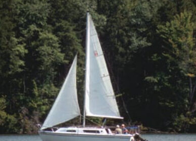 Lazy Daze, a 1976 American 23, owned by Dan Merkle, enjoys a light and lazy summer day.
