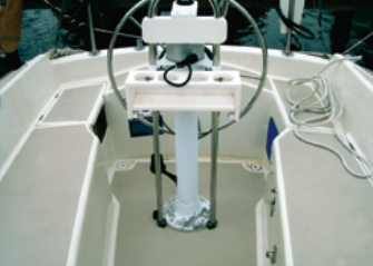Liza’s T-shaped cockpit is comfortable; however, the two cockpit drains are undersized.