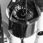 This charming binnacle houses a hybrid compass showing points (arrows) as well as a 360 ̊ card. More typically, in the era of points, cards were expressed in four 90-degree segments.