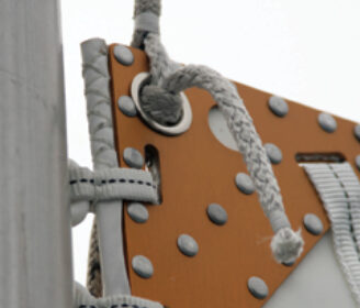 No need for a shackle at the head of this sail with the help of double-braided line and Paul’s clever trick.