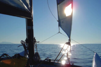 Picture of the ocean from a Hobie Cat