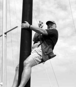 No problem winching Bill up the mast with the electric drill.
