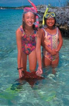 Kate and Kenna find a starfish.