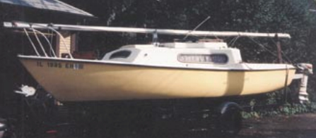 One of the best buys of the time, the South Coast 22 shows an unmistakable Alberg influence. Kits or factory-finished versions were available. Wayne and Diane Martling’s 1977 South Coast 22, Family Fun, above.