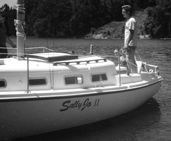 Picture of a Yankee Seahorse 24 sailing