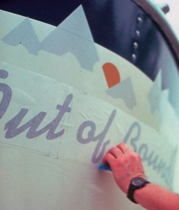 Squeegee: squeeze out all air bubbles and wrinkles trapped in the vinyl.