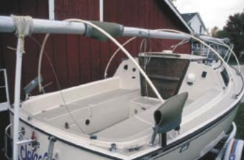 To maintain a rounded and smooth frame on which the tarp will rest, all potential sharp spots are covered with closed-cell foam padding.