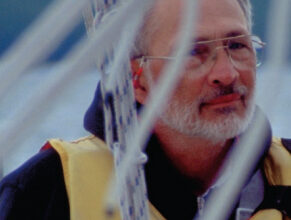 Picture of a man in a lifejacket