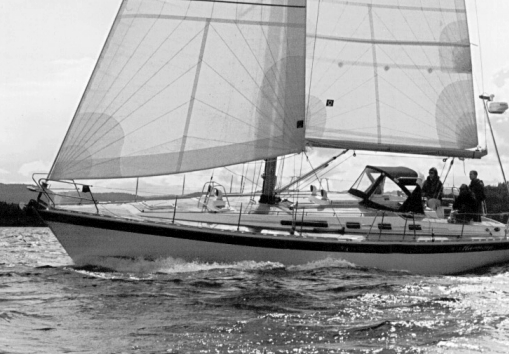 Many cruising boats, both new and old, will perform very nicely in moderate air using just a well-cut lapper and a large-roach, full-battened main.