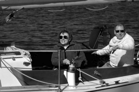 With its large cockpit, the Commander is perfect for sociable sailing and day trips to restaurants with friends.