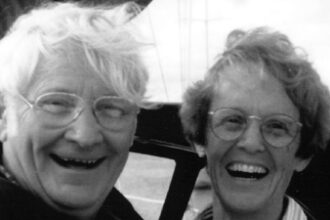 By using a bit of self-restraint, Paul and Sally Perreten keep their dockside and anchored audiences begging for more.