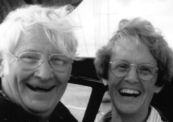 By using a bit of self-restraint, Paul and Sally Perreten keep their dockside and anchored audiences begging for more.