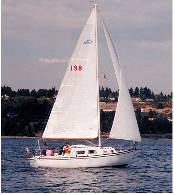 Dave Kirby’s Cascade 29, Ka-Ha-Si, sails.