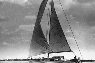 The New Horizons cruising sloop was designed by Sparkman & Stephens in 1957. Ray was miffed at the designers for creating a similar boat for Douglas & McLeod three years later, the Tartan 27.
