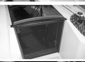 Pictures of the Easy-to-make companionway hatch screen