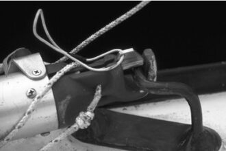 Whisker pole connector